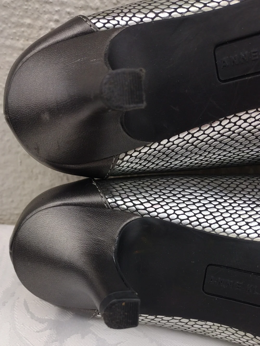 Anne Klein Finn Metallic Grey Pebbled Textured Point Toe Kitten Heel Pump Shoe